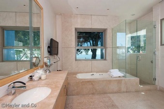 Enlarge photo 32