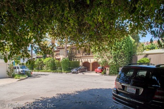 Enlarge photo 98