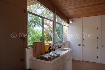 Enlarge photo 38