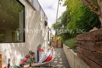Enlarge photo 35