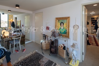 Enlarge photo 44