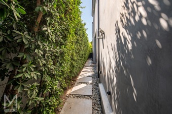 Enlarge photo 57