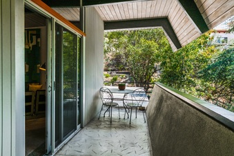 Enlarge photo 53