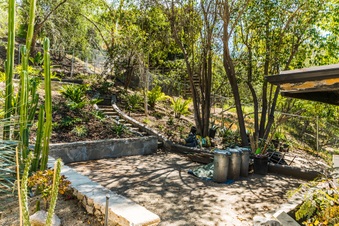 Enlarge photo 27