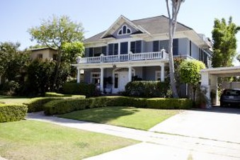 COLONIAL HOMES