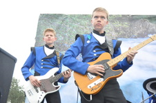 Enlarge photo 100