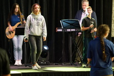 Enlarge photo 1
