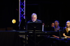 Enlarge photo 103