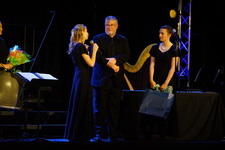 Enlarge photo 737