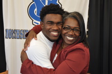 Fiante Signs with Chadron State