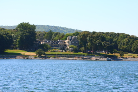 Enlarge photo 196