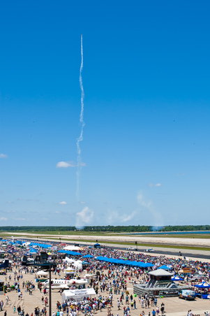 Enlarge photo 737
