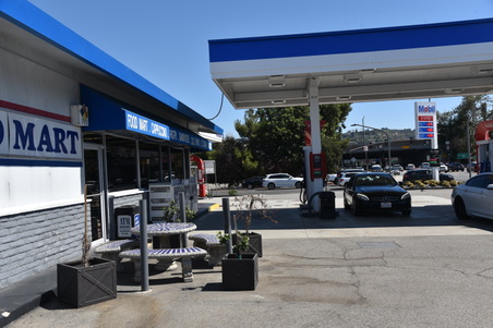 4822 van nuys mobil
