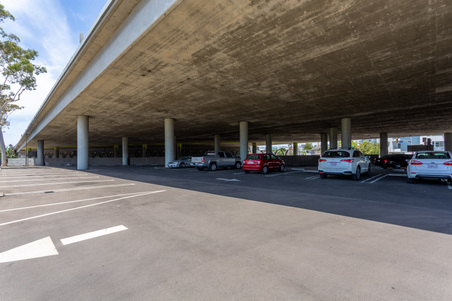 Enlarge photo 19