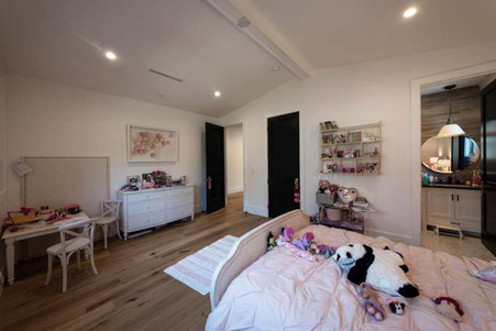 Enlarge photo 46
