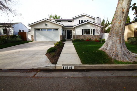 EW 10845 "Driveway House"
