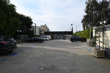 Enlarge photo 71