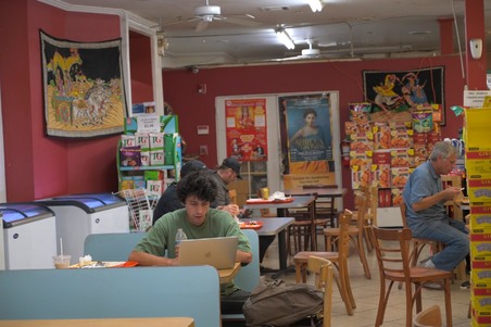 Enlarge photo 57