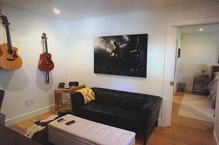 Enlarge photo 57