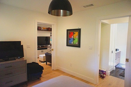 Enlarge photo 63