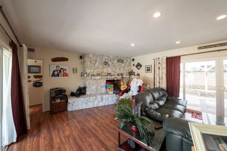 Enlarge photo 24