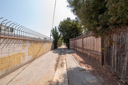 Enlarge photo 76