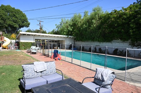 Enlarge photo 33