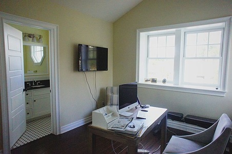 Enlarge photo 105