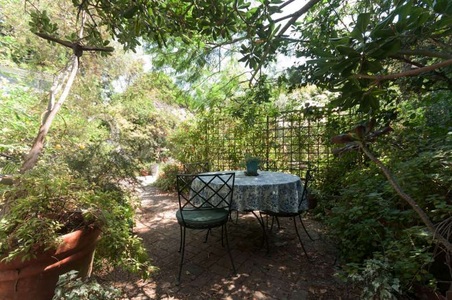 Enlarge photo 23