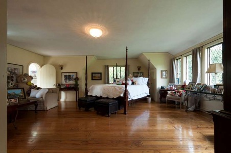 Enlarge photo 83