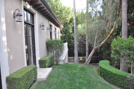 Enlarge photo 19