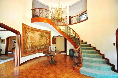 Enlarge photo 2