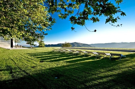 Enlarge photo 63