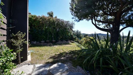 Enlarge photo 18