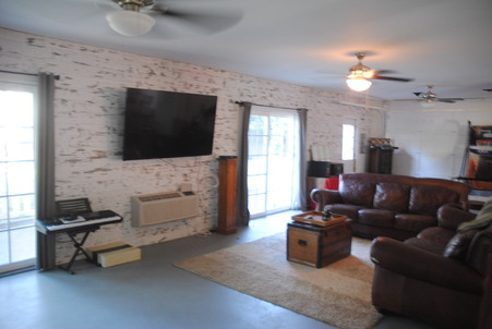 Enlarge photo 109