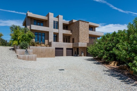 Modern house driveup locations 