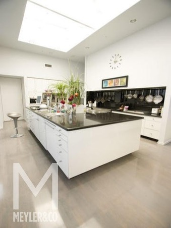 Enlarge photo 53