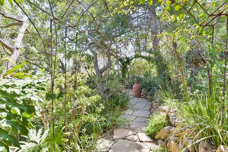 Enlarge photo 21