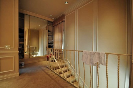 Enlarge photo 104
