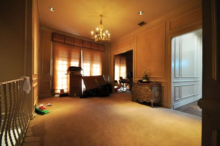 Enlarge photo 105
