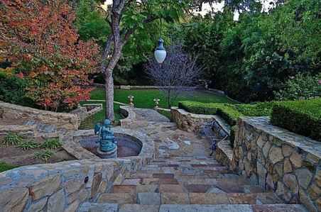 Enlarge photo 42