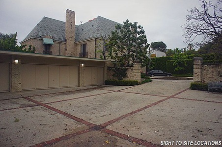 Enlarge photo 79