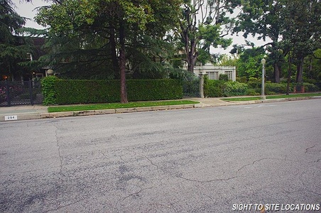 Enlarge photo 88
