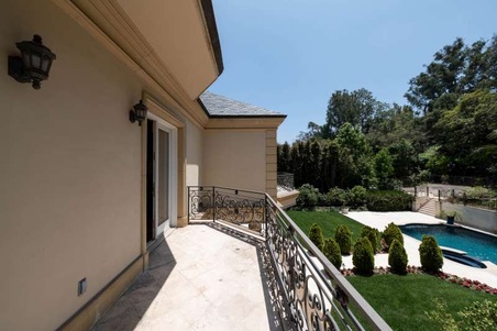Enlarge photo 115