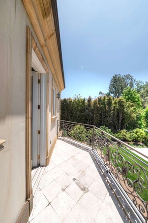 Enlarge photo 118