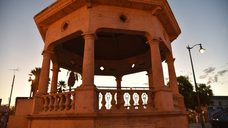 Enlarge photo 11