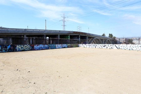 Enlarge photo 76