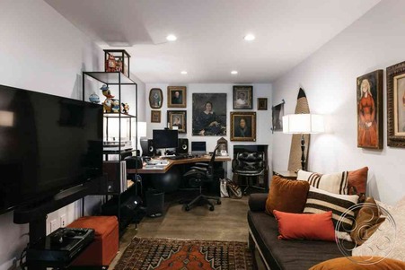 Enlarge photo 17