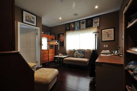 Enlarge photo 32