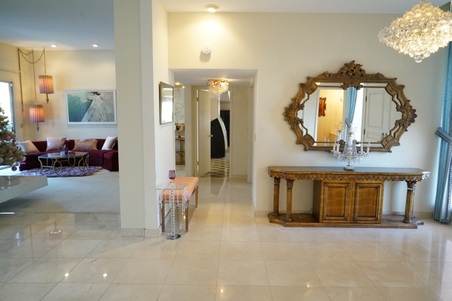 Enlarge photo 18